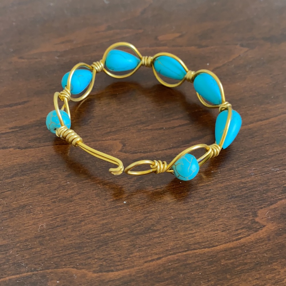 NWOT Turquoise Gold Wiring Bracelet - Picture 3 of 3